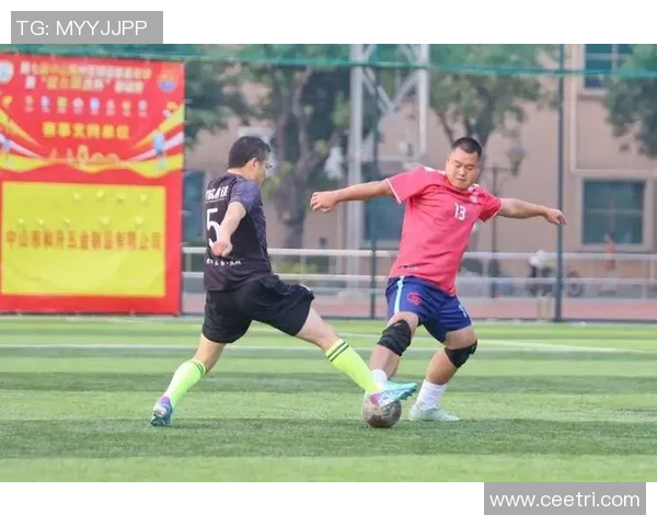 足球硝烟中的激情与荣耀探寻绿茵场上那些难忘的瞬间与传奇故事